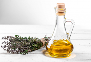 Read more about the article 15 Uses of thyme and thyme oil
