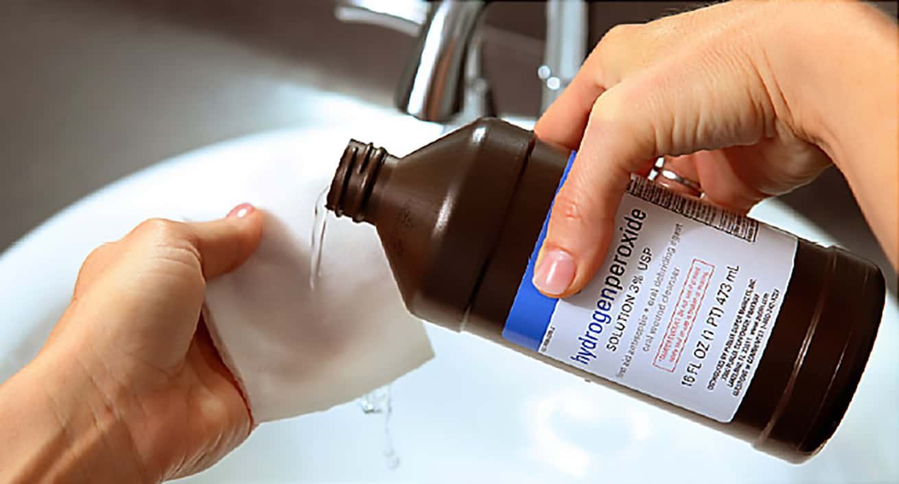 You are currently viewing 100 uses of hydrogen peroxide for cleaning